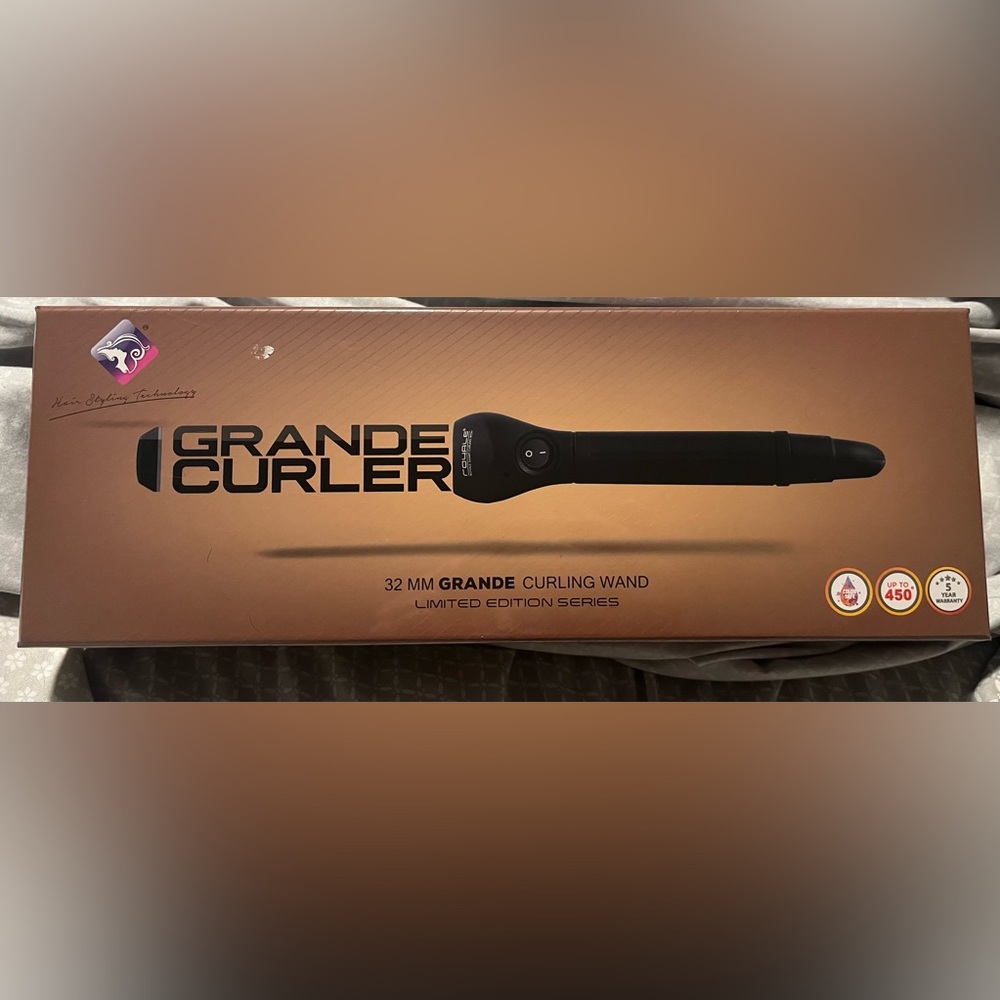 Grande 32mm Curling Wand new in box